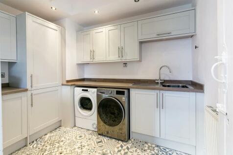 043 - 54 Westgate.jpg