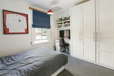 030 - 54 Westgate.jpg