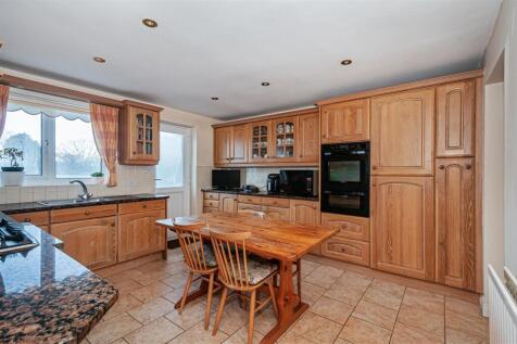 12 Drovers Rise - stills13.jpg