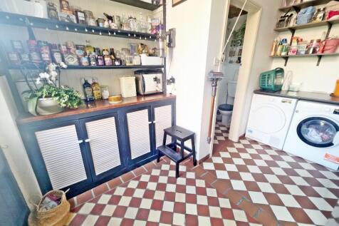 Utility &amp; Cloakroom