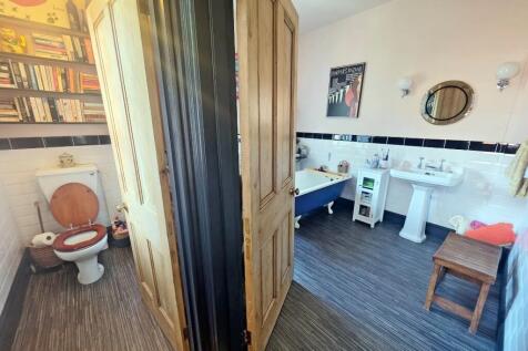 Bathroom &amp; Sep' WC