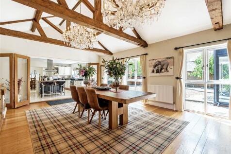 Dining &amp; Family Rm