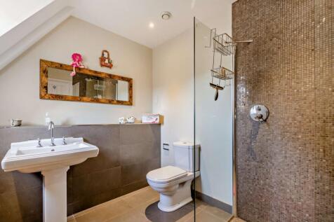 Bedroom 2 En Suite