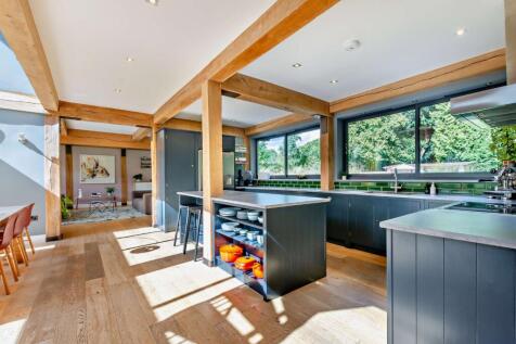 Kitchen/Dining