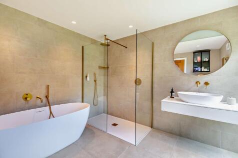 Principal Bathroom