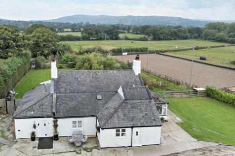 Main House W/Manege