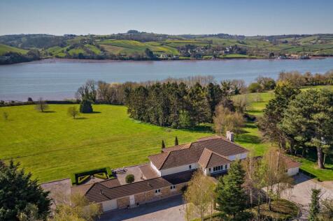 House &amp; Waterside