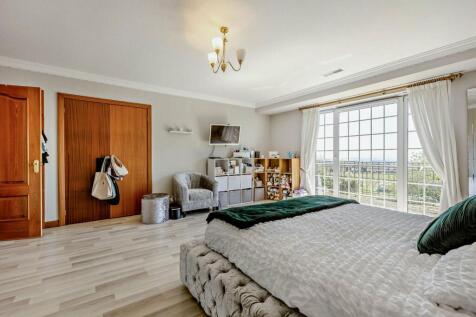 Built In Wardrobe