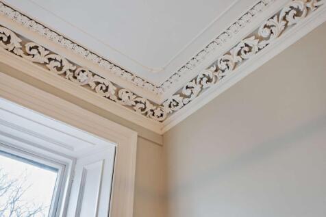 Crisp Cornice
