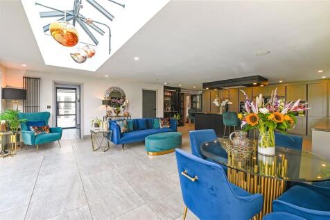 Dining/Family Room