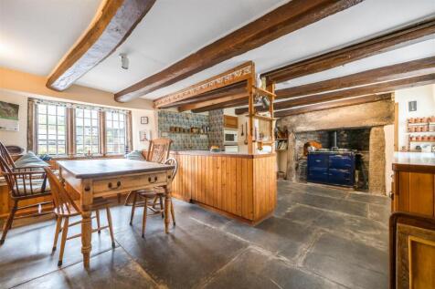 Kitchen &amp; Breakfast Area