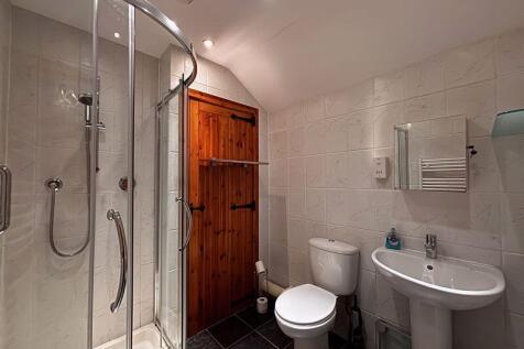 The Barn Shower Room