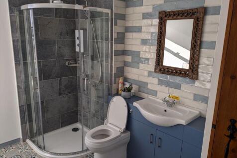 Bathroom, Cubicle Shower