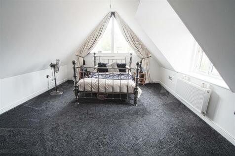 BEDROOM 1.jpg