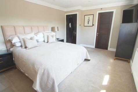 BEDROOM 1.jpg