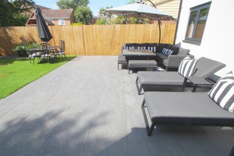 PATIO1.jpg