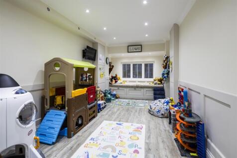playroom  bed 5 g1.jpg