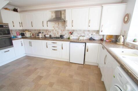 KITCHEN1.jpg