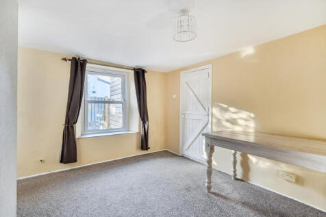 1389296-9-693c25f...