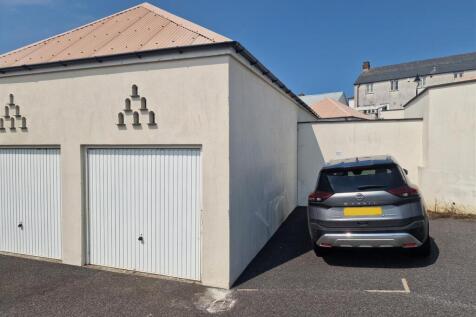 Garage &amp; Parking.