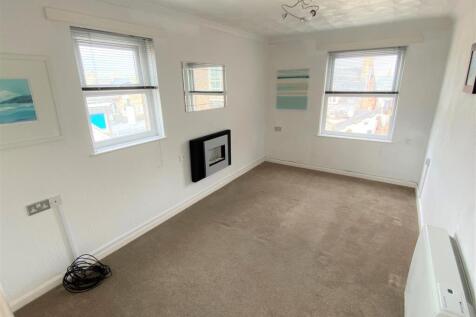 11 Trevanion Court Lounge