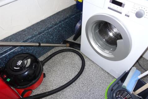 27 Spring Hill Road Utility room.JPG