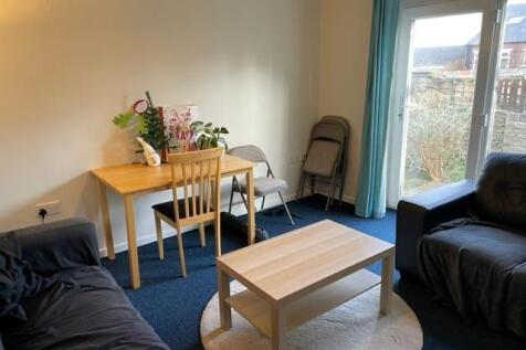 39 Aldred - lounge.jpg