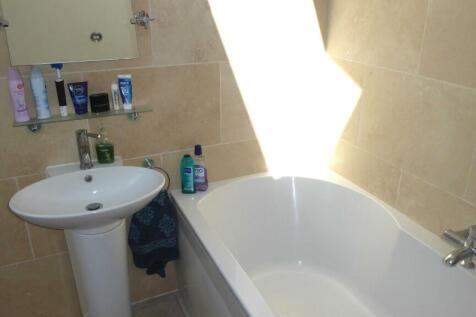 GROUND FLOOR BATHROOM VIEW
