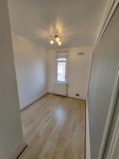 105 sch rd bed 3.JPG