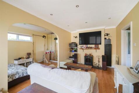 Annexe Sitting Room.jpg