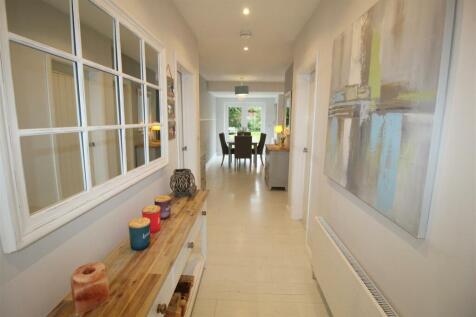 St Thomas Road, 78, hallway 2.JPG