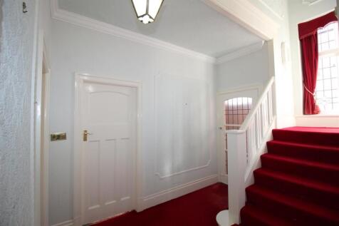 Fairhaven Road, 12 - Hall 1.JPG