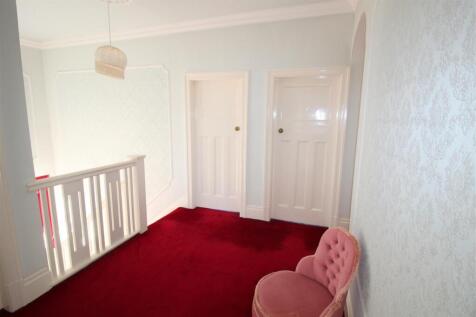 Fairhaven Road, 12 - Landing.JPG