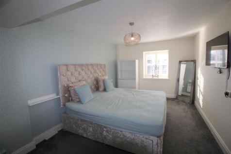 Elizabeth Court, Bedroom Two.JPG