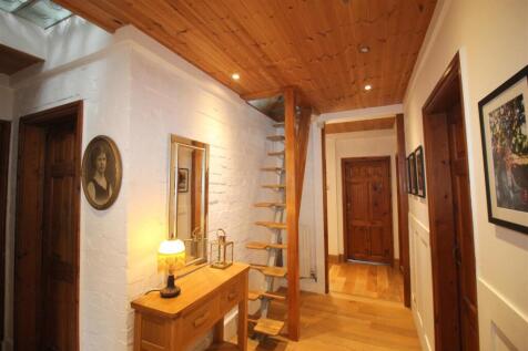 Weeton Avenue, Entrance Hall 1.JPG