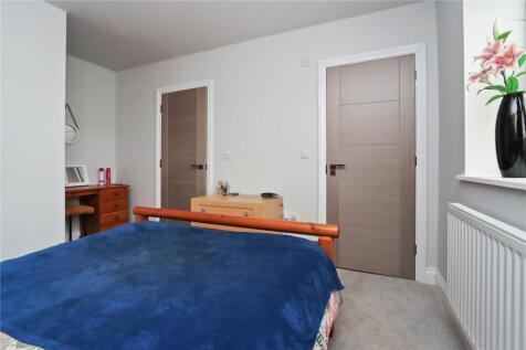 Bedroom 1 Pic 3