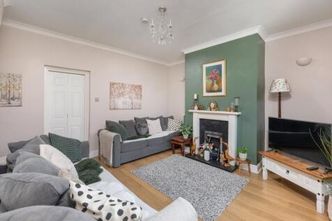 Living Room Pic 2