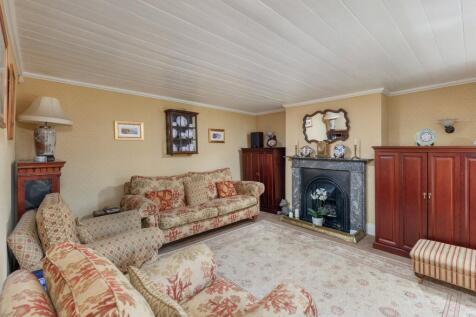 Lounge Pic 1