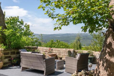 Decking/Seating Area