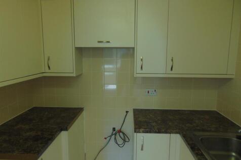 LUXURY REFITTED KITCHEN