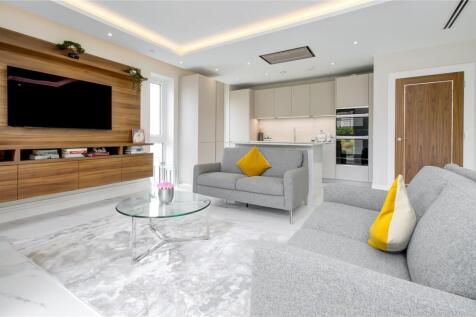 3 The Chapters, WD7 - Reception-open plan Kitchen.