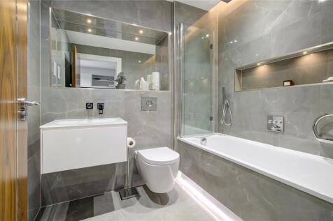 3 The Chapters, WD7 - Family Bathroom.jpeg