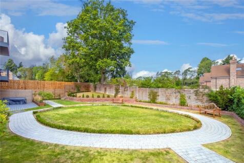 3 The Chapters, WD7 - Communal Gardens.jpeg