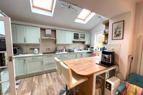 Kitchen.JPG
