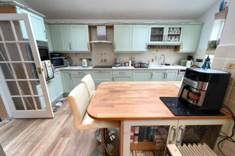 Kitchen two.JPG
