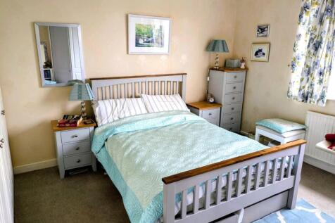 Front BedroomA.jpg