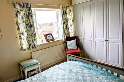 Front Bedroom B.jpg