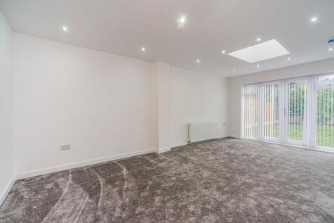 Kitchen / Dining Roo