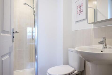 En-suite to Bedroom 2