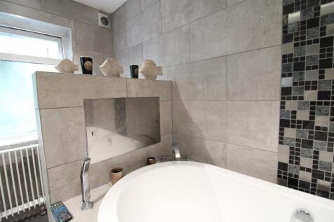 BATHROOM/WC